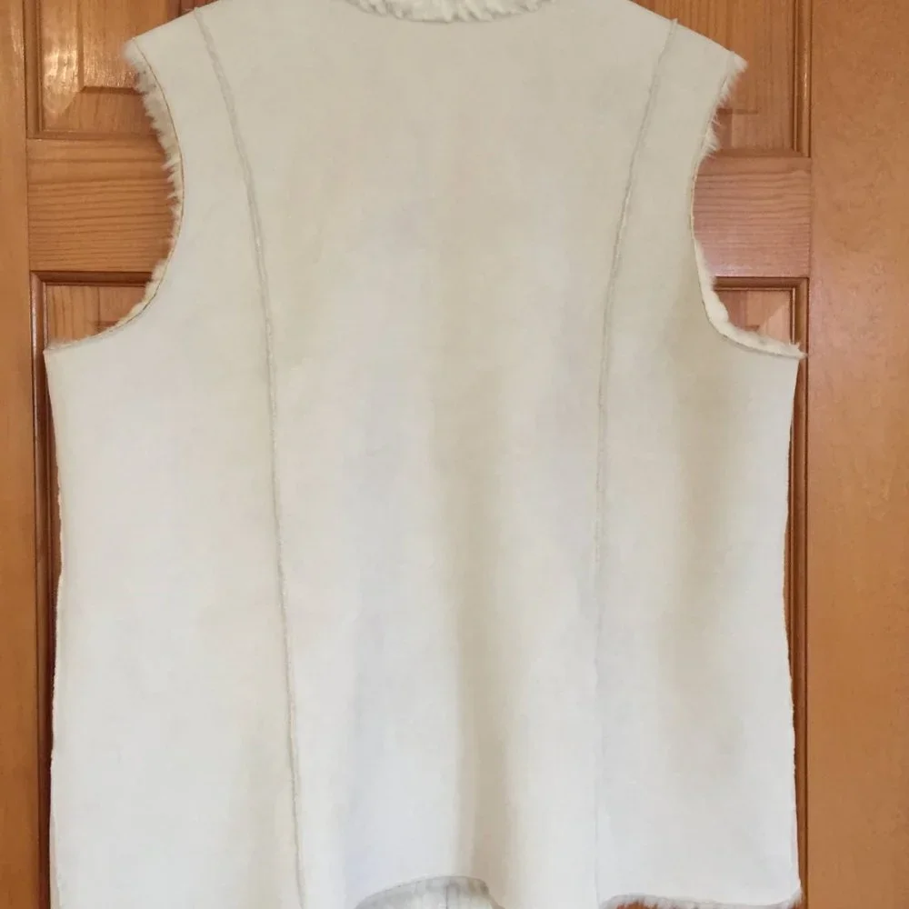 Reversible Vest - Picture 2 of 4
